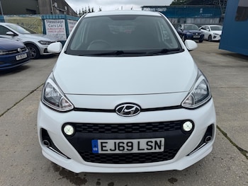 Used Hyundai i10 2019 for sale - 75298411: Photo