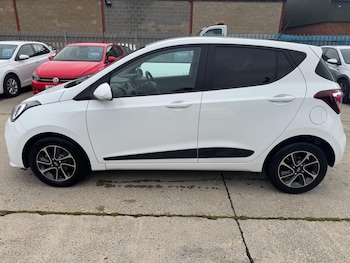 Used Hyundai i10 2019 for sale - 75298411: Photo
