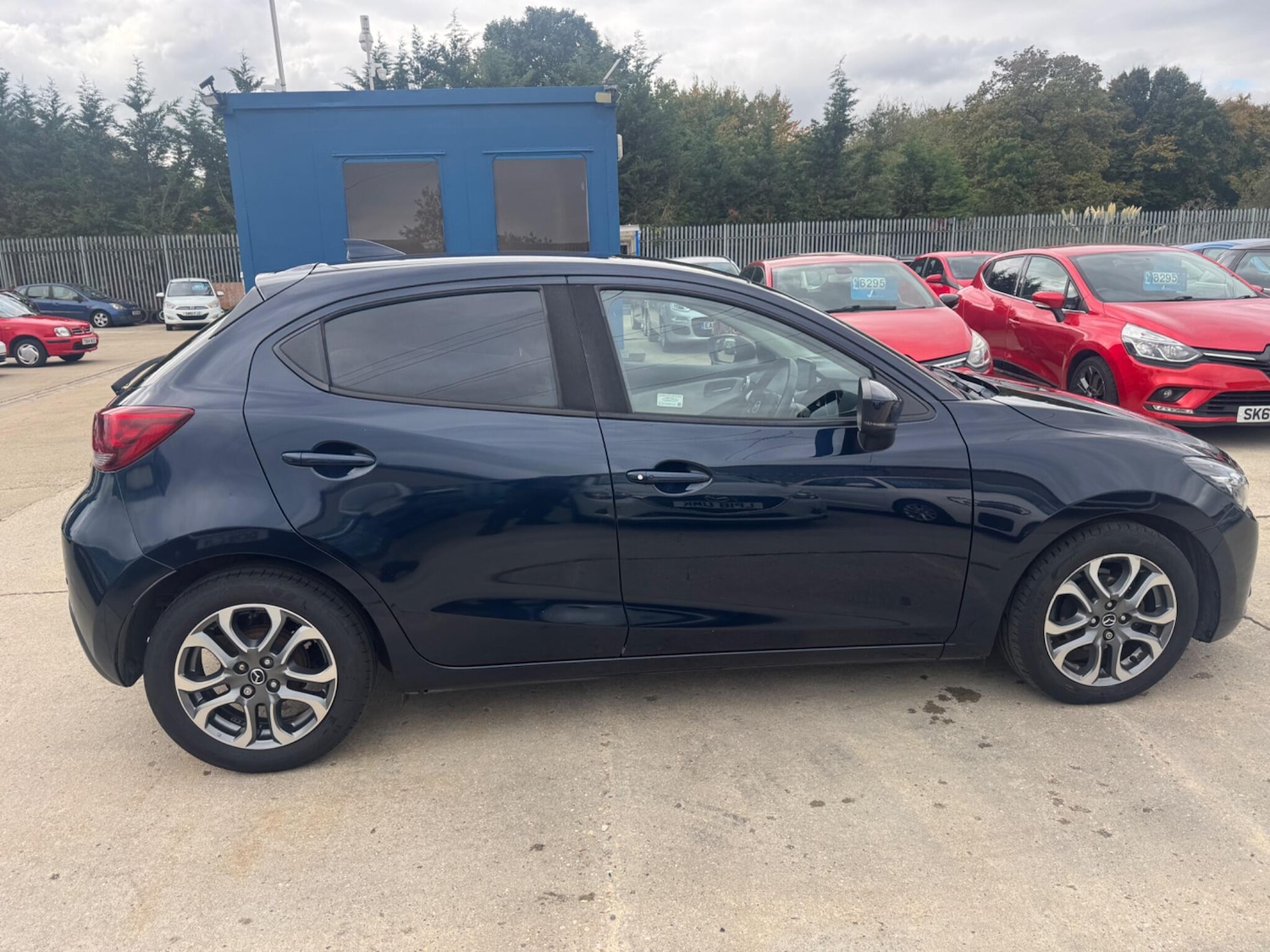Used Mazda Mazda2 2017 for sale - 76084287: Photo 9