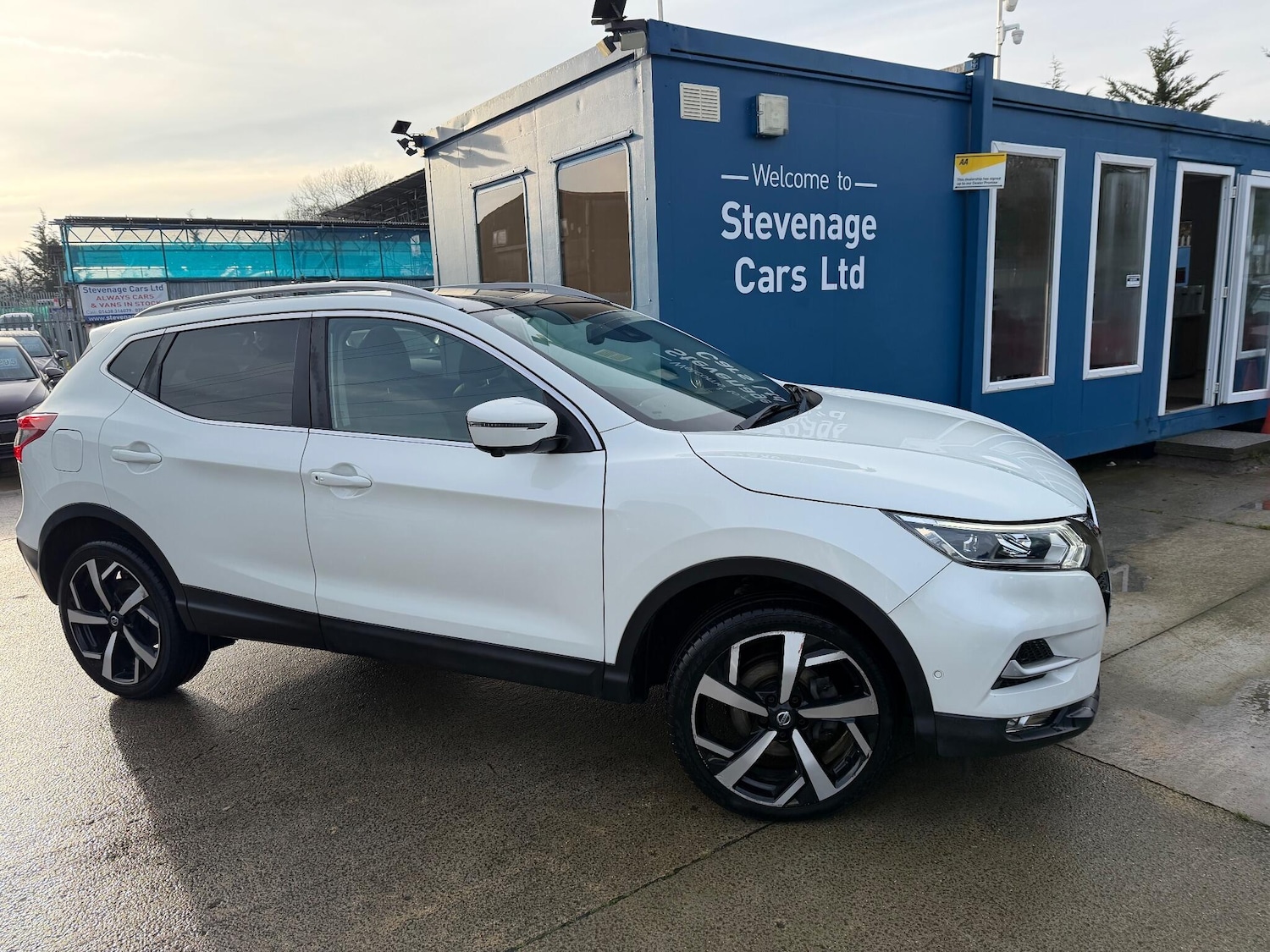 Used Nissan Qashqai 2018 for sale - 77015410: Photo 2