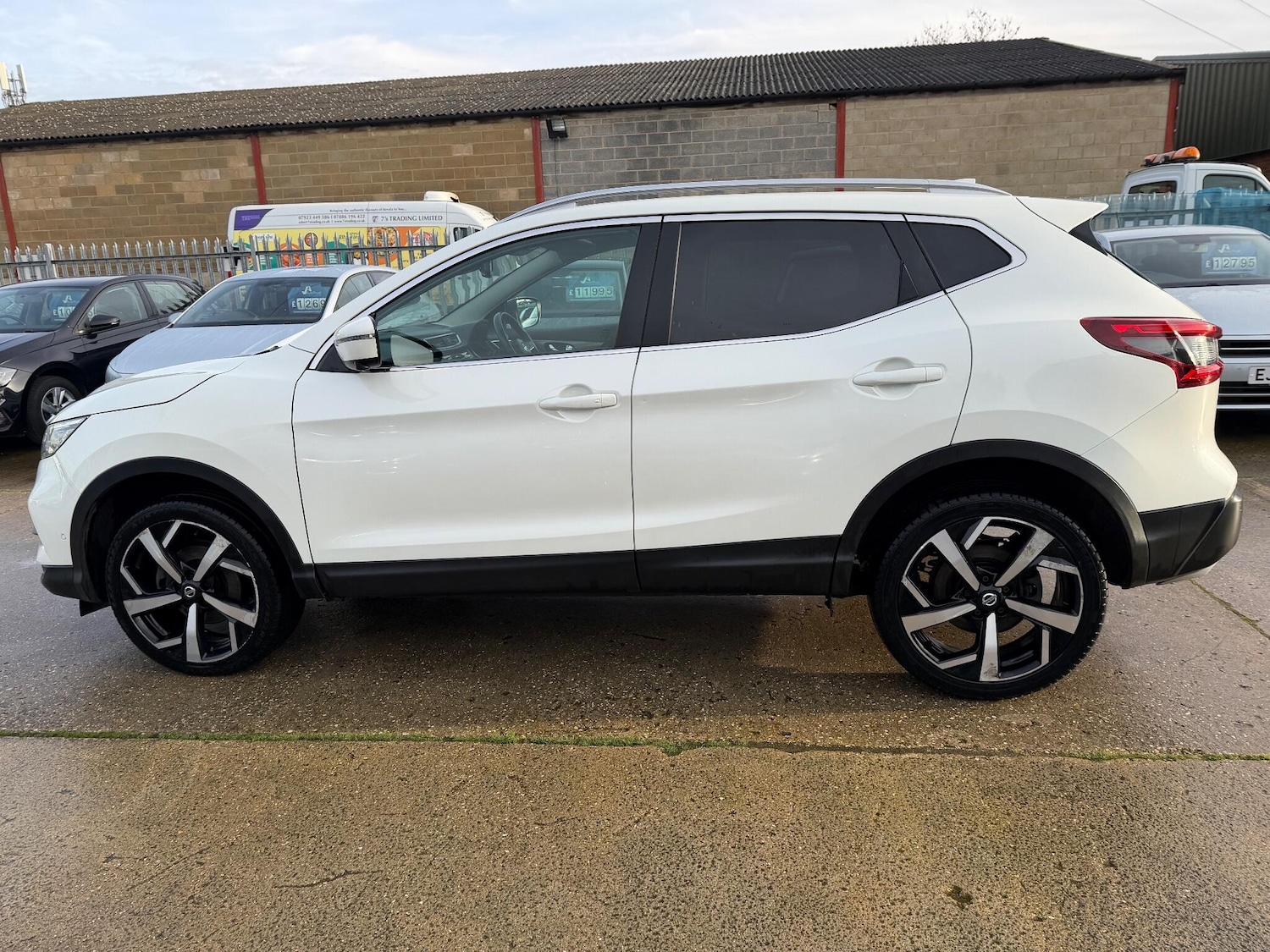 Used Nissan Qashqai 2018 for sale - 77015410: Photo 9