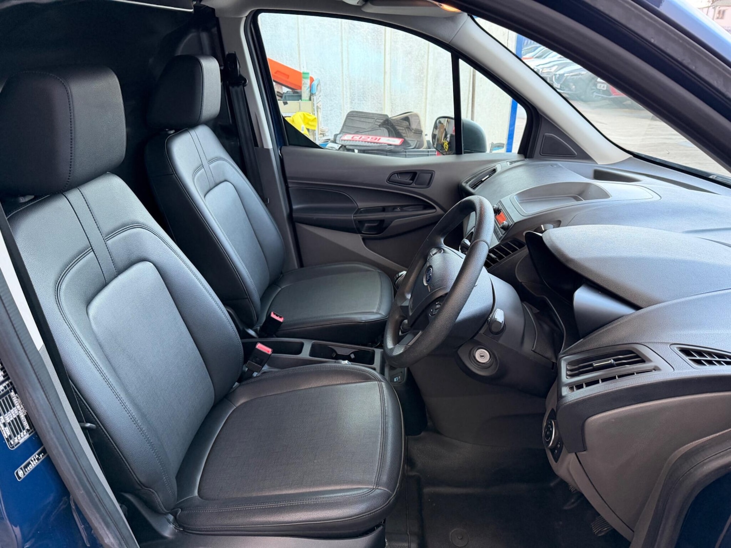 Used Ford Transit Connect 2022 for sale - 77306078: Photo 2