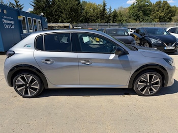Used Peugeot E-208 2022 for sale - 79362611: Photo
