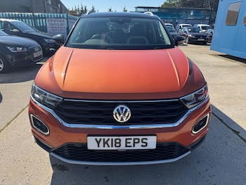 Used Volkswagen T-Roc 2018 for sale - 76989009: Photo