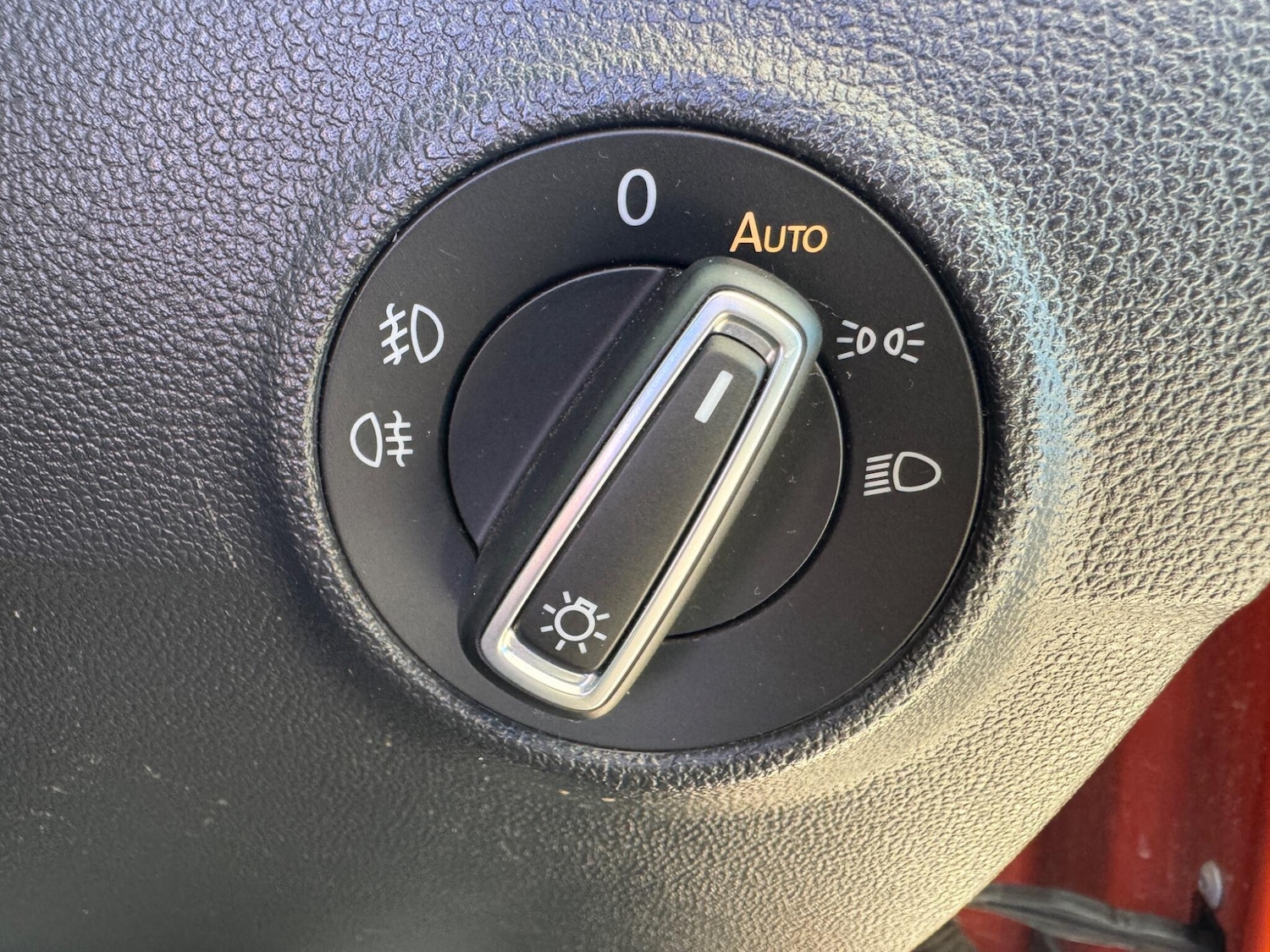 Used Volkswagen T-Roc 2018 for sale - 76989009: Photo 31