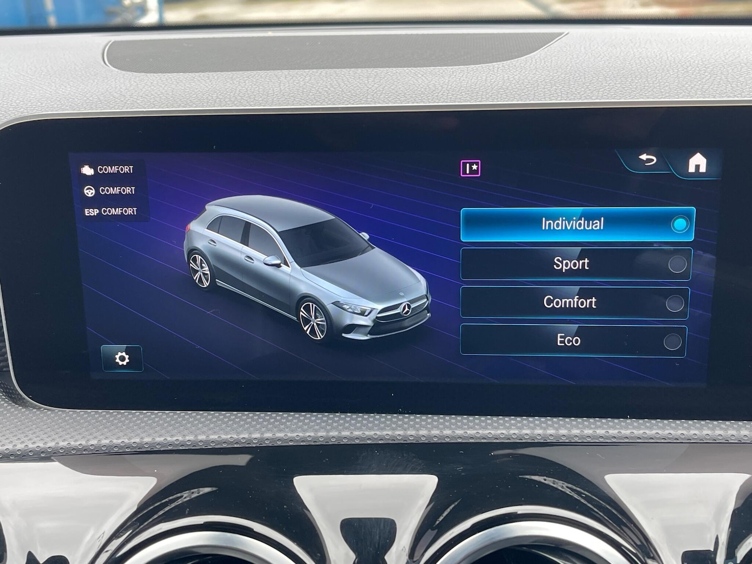 Used Mercedes-Benz A-Class 2018 for sale - 76283297: Photo 24