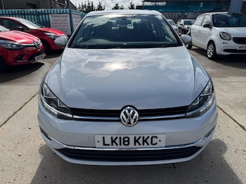 Used Volkswagen Golf 2018 for sale - 75857920: Photo