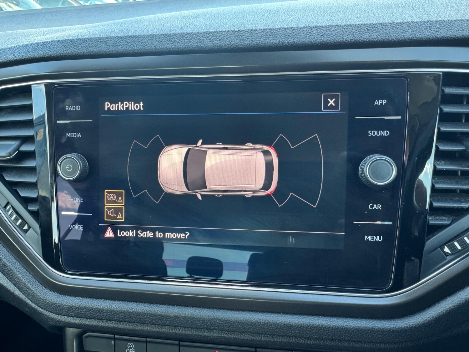 Used Volkswagen T-Roc 2019 for sale - 76990937: Photo 11