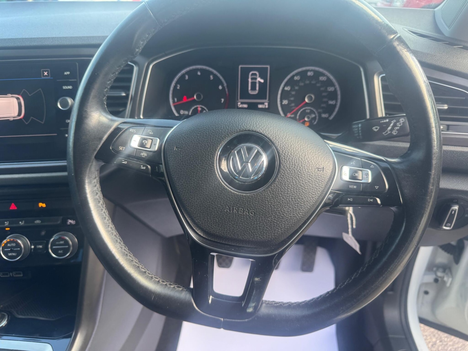 Used Volkswagen T-Roc 2019 for sale - 76990937: Photo 14