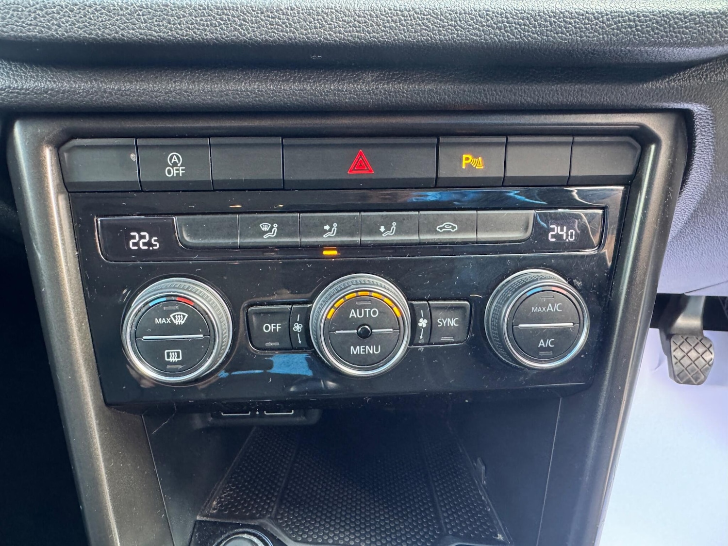 Used Volkswagen T-Roc 2019 for sale - 76990937: Photo 19