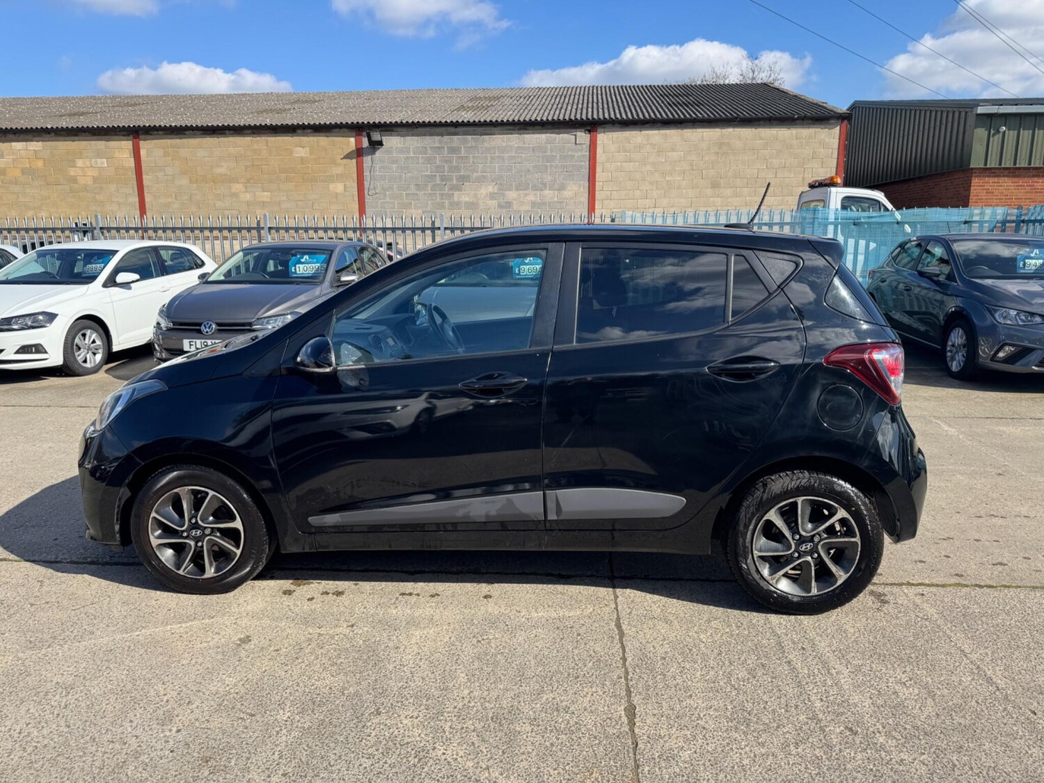 Used Hyundai i10 2017 for sale - 77564737: Photo 13