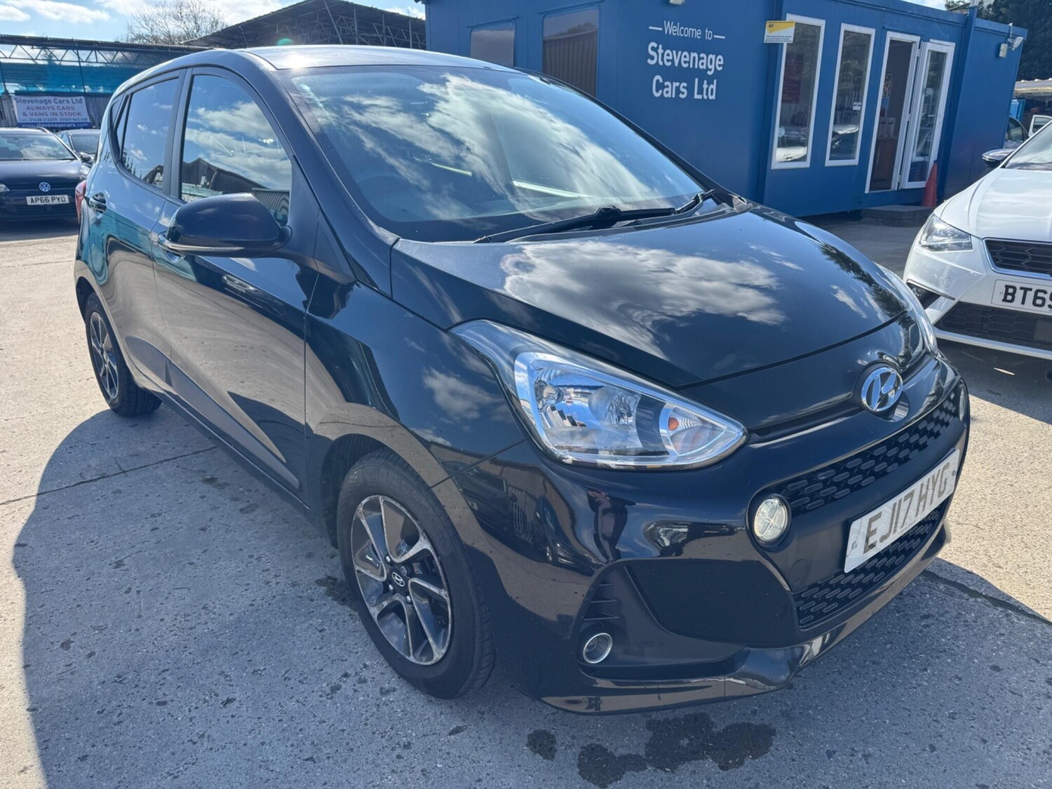Used Hyundai i10 2017 for sale - 77564737: Photo 15
