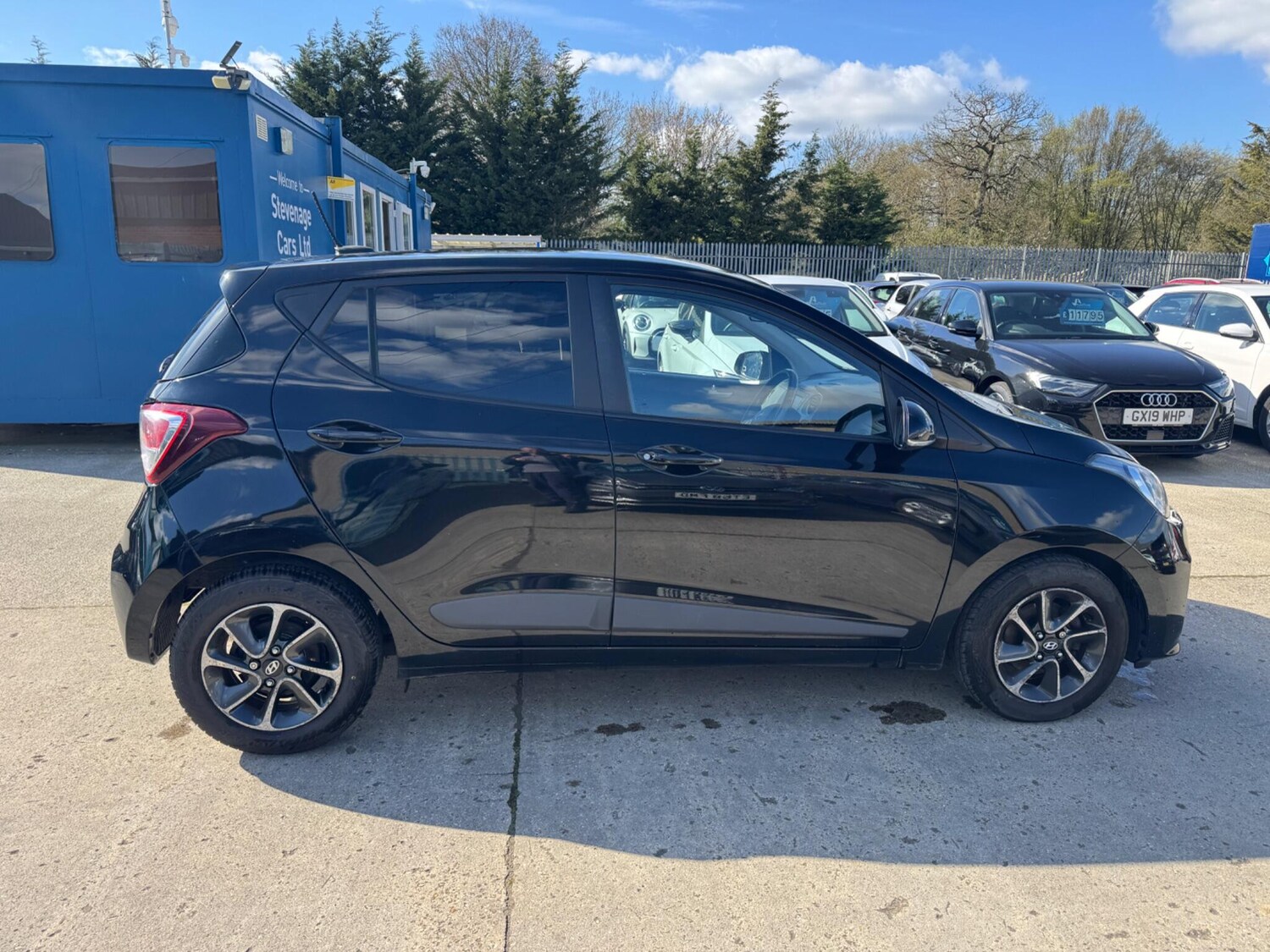 Used Hyundai i10 2017 for sale - 77564737: Photo 18