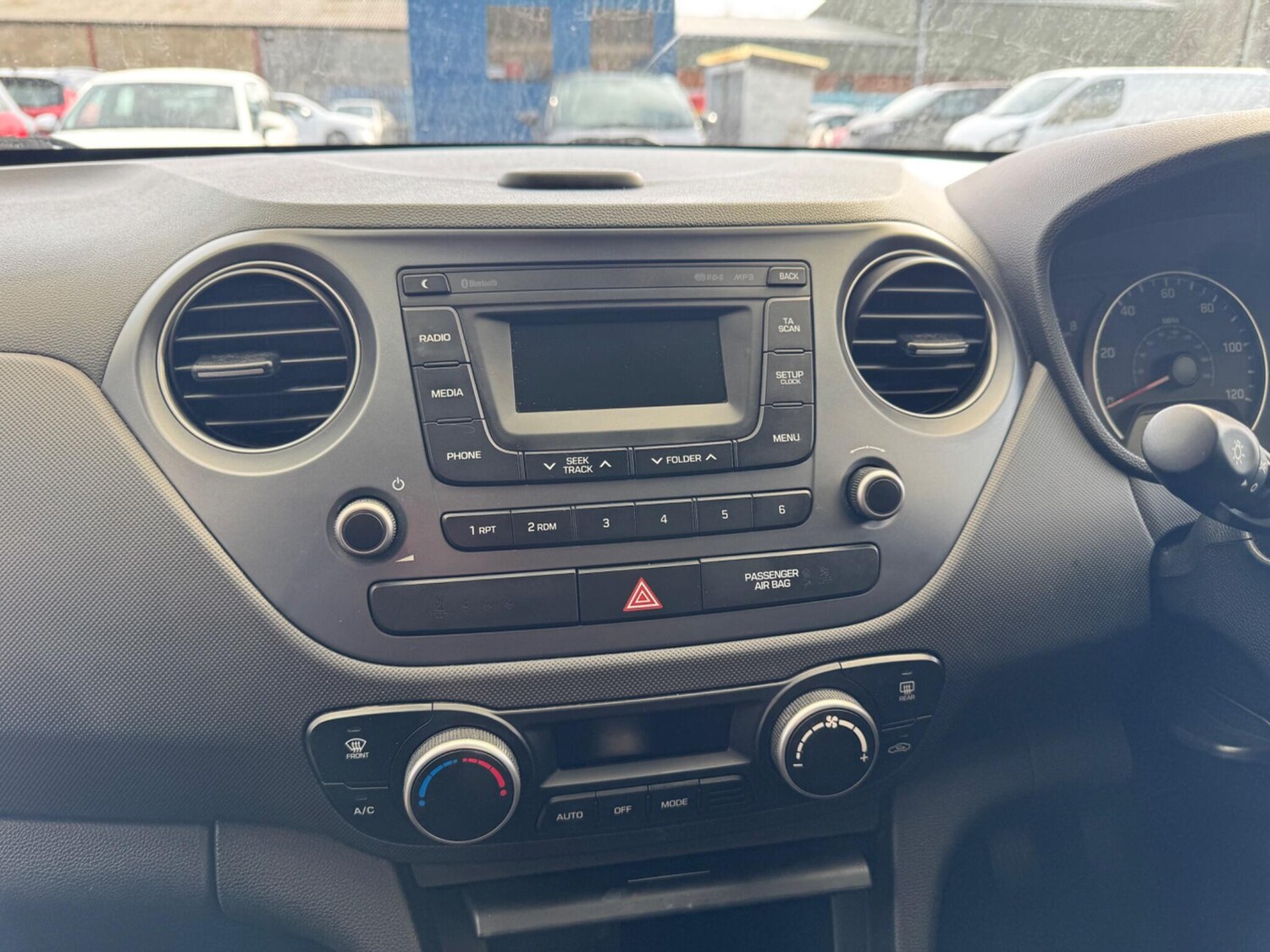 Used Hyundai i10 2017 for sale - 77564737: Photo 8