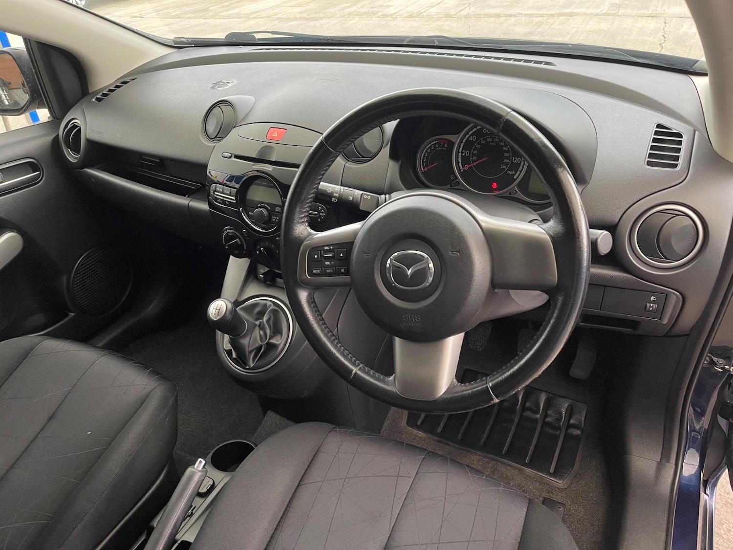 Used Mazda Mazda2 2013 for sale - 76484477: Photo 13