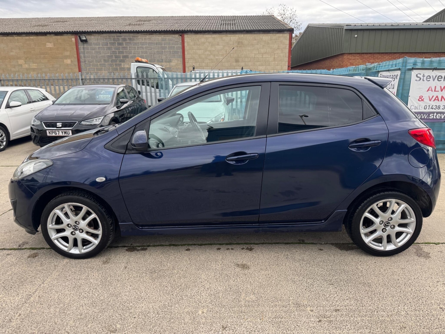 Used Mazda Mazda2 2013 for sale - 76484477: Photo 6
