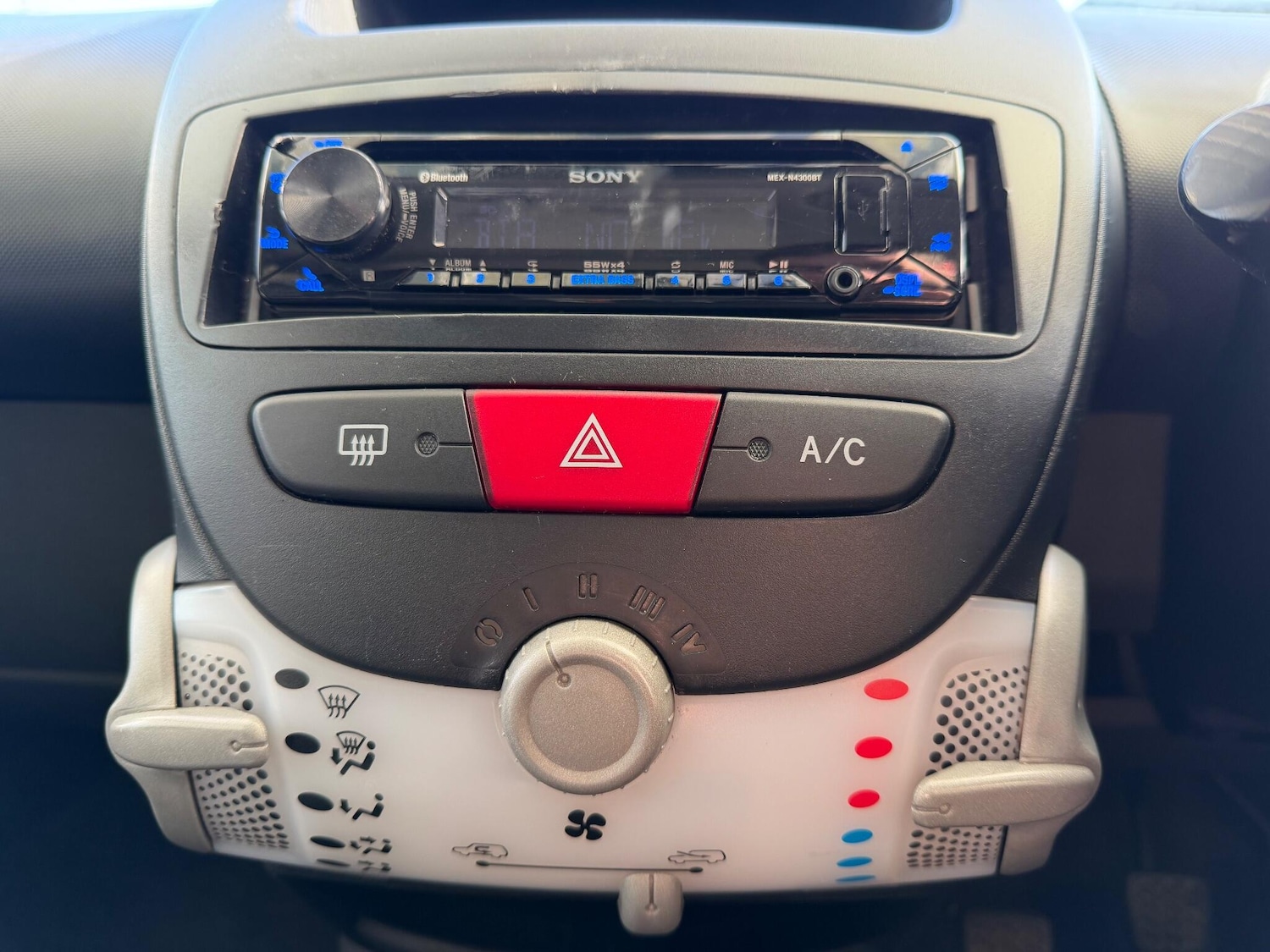 Used Peugeot 107 2013 for sale - 76592394: Photo 17