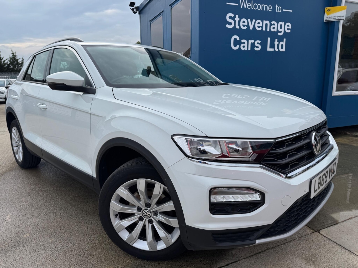 Used Volkswagen T-Roc 2019 for sale - 75838110: Photo 1