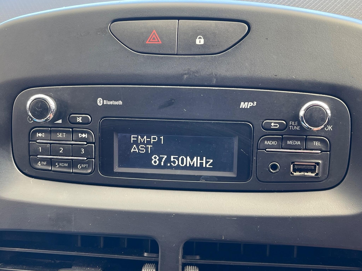 Used Renault Clio 2013 for sale - 75600547: Photo 15