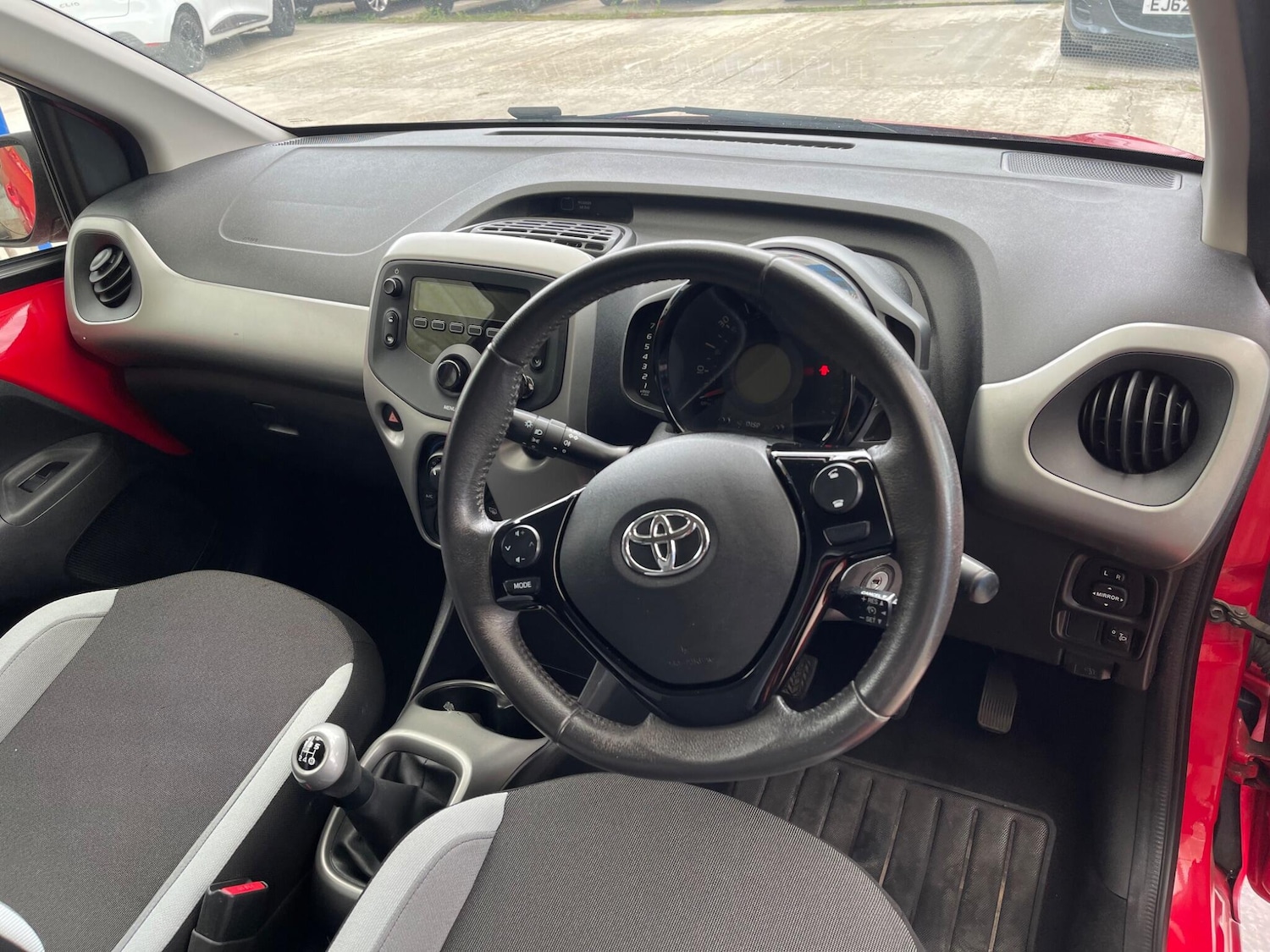Used Toyota AYGO 2015 for sale - 75677528: Photo 12