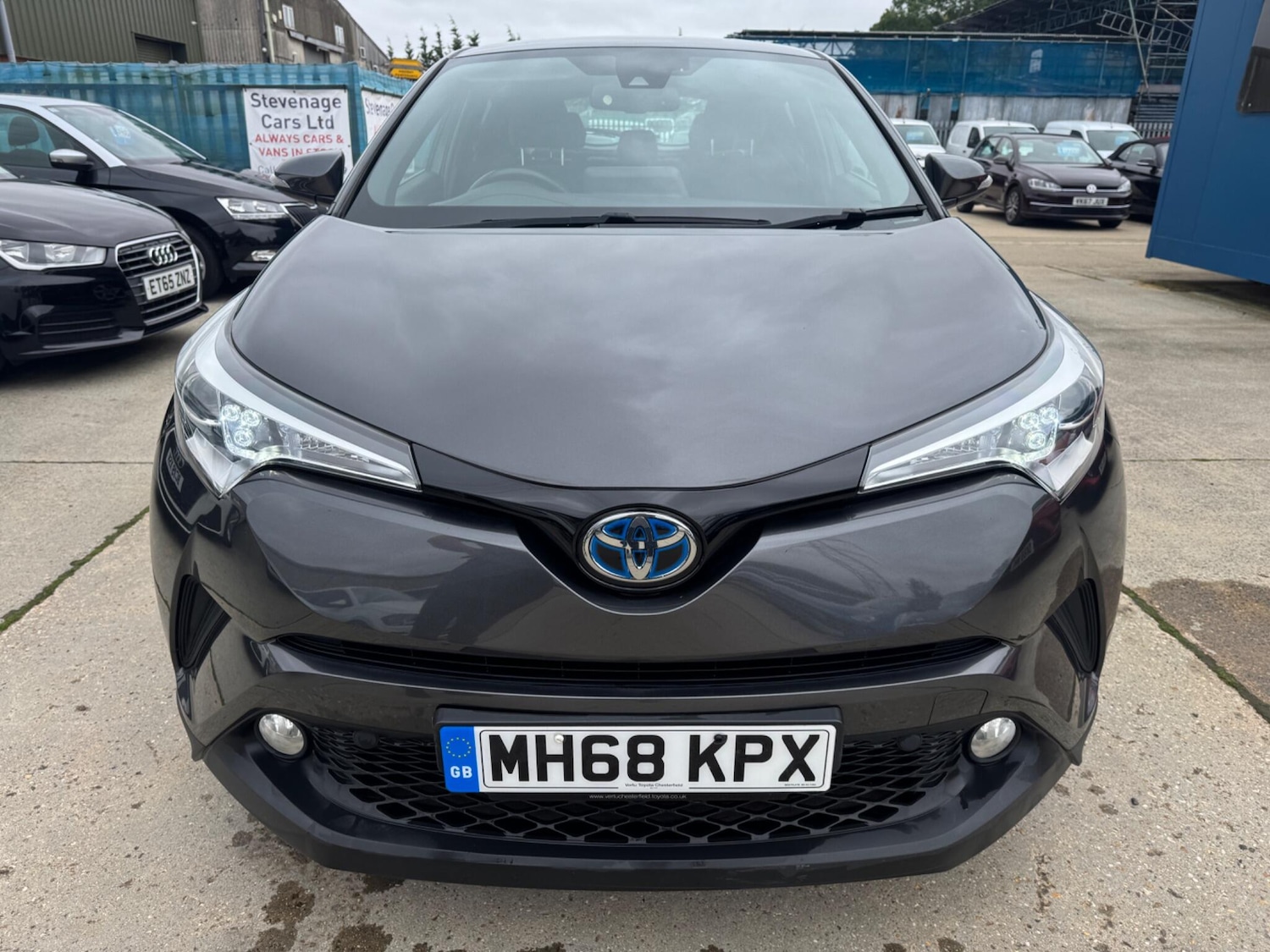 Used Toyota C-HR 2019 for sale - 75964647: Photo 2