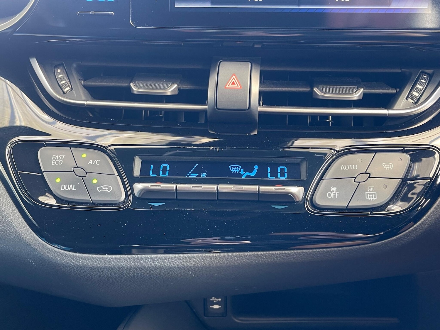 Used Toyota C-HR 2019 for sale - 75964647: Photo 21