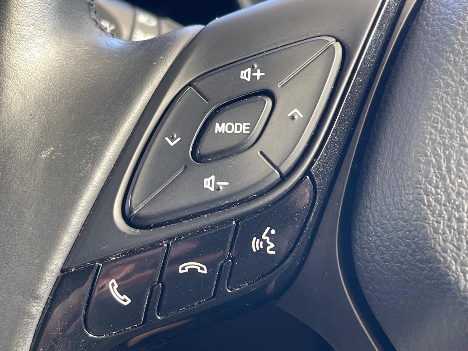 Used Toyota C-HR 2019 for sale - 75964647: Photo 23