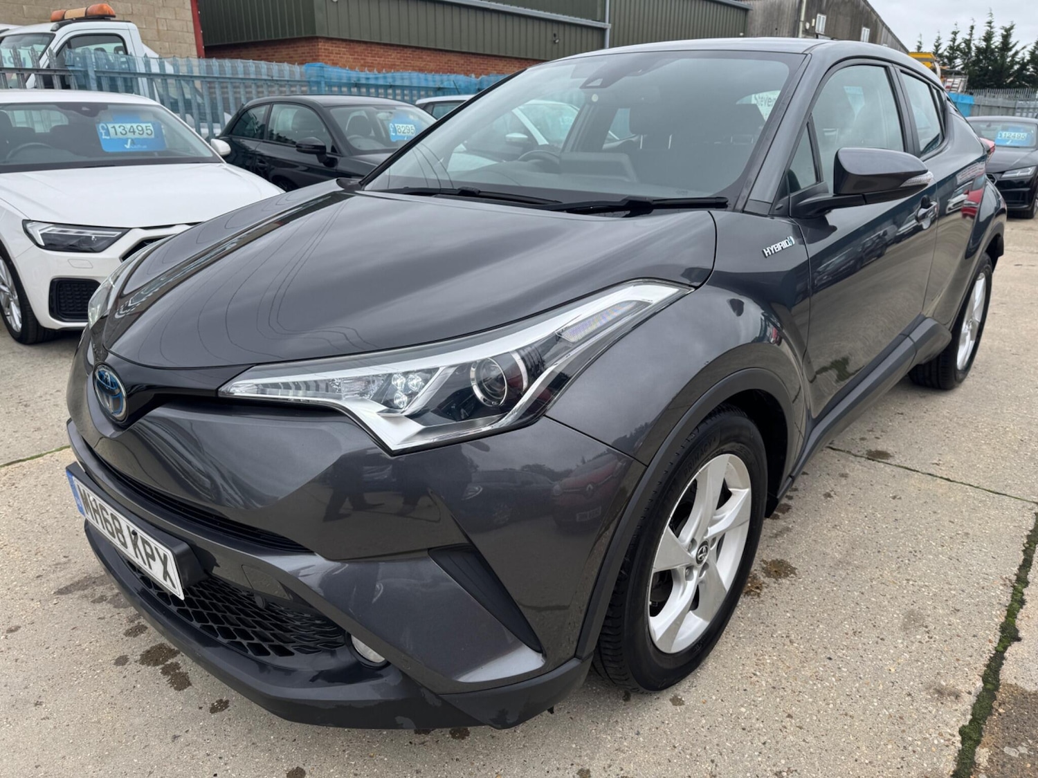 Used Toyota C-HR 2019 for sale - 75964647: Photo 3