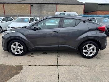 Used Toyota C-HR 2019 for sale - 75964647: Photo 4