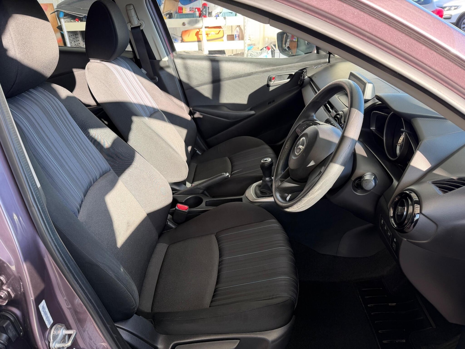 Used Mazda Mazda2 2015 for sale - 76472694: Photo 11