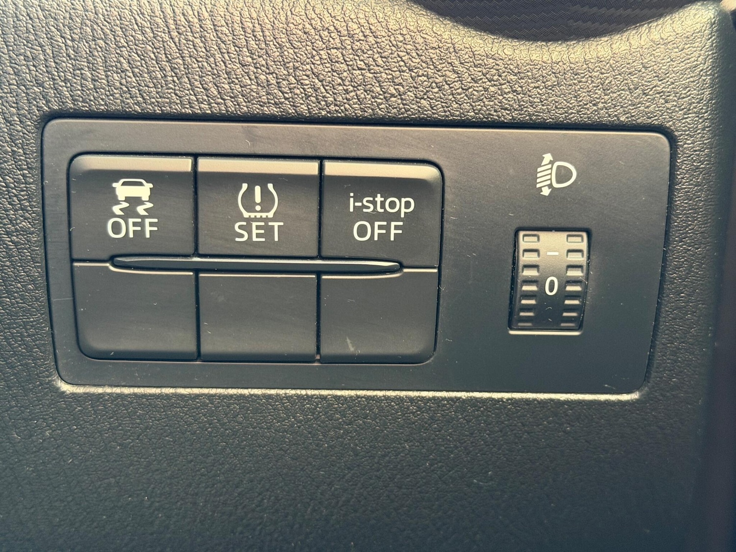 Used Mazda Mazda2 2015 for sale - 76472694: Photo 14