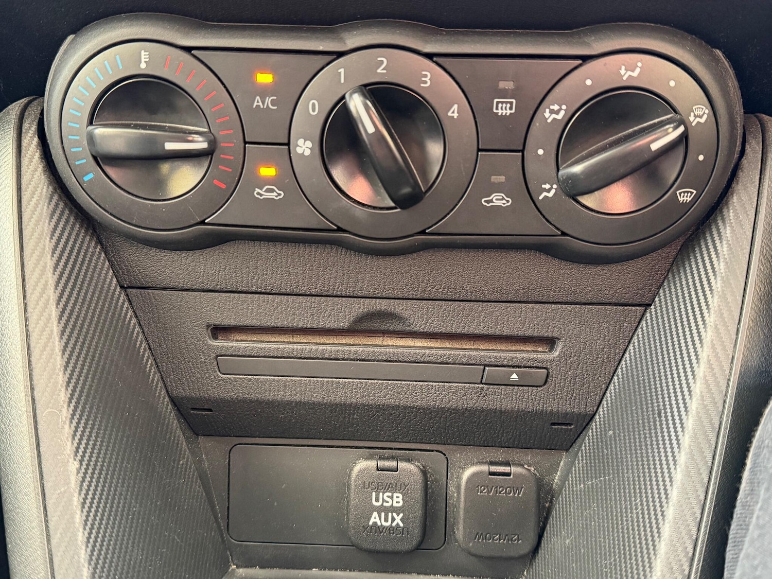 Used Mazda Mazda2 2015 for sale - 76472694: Photo 20