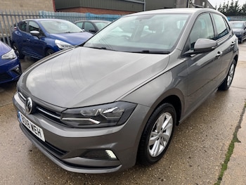 Used Volkswagen Polo 2018 for sale - 76537842: Photo