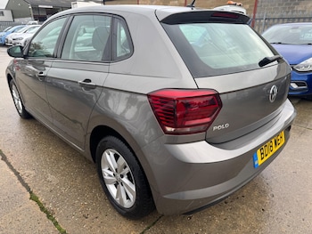 Used Volkswagen Polo 2018 for sale - 76537842: Photo