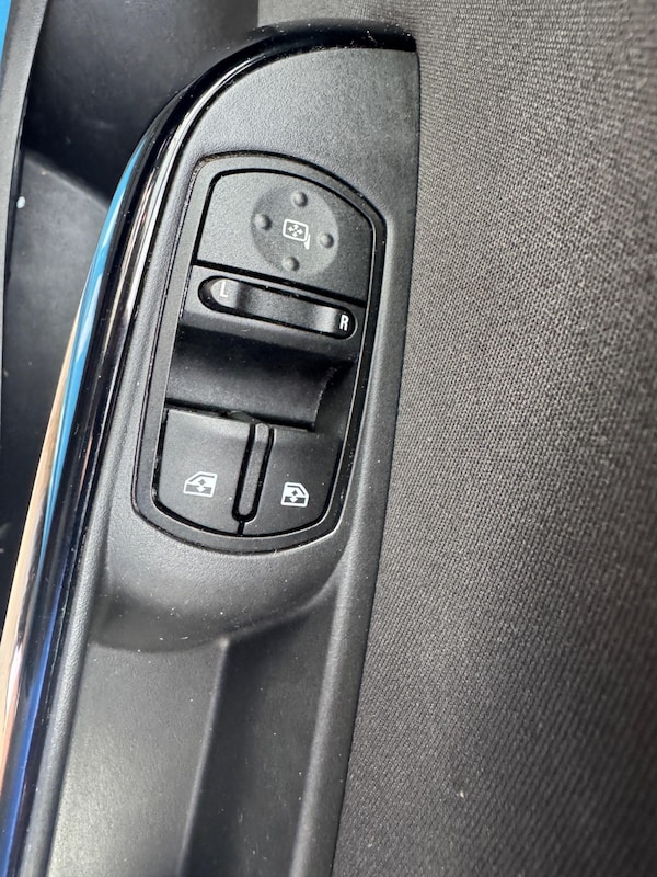 Used Vauxhall Corsa 2017 for sale - 74632463: Photo 14