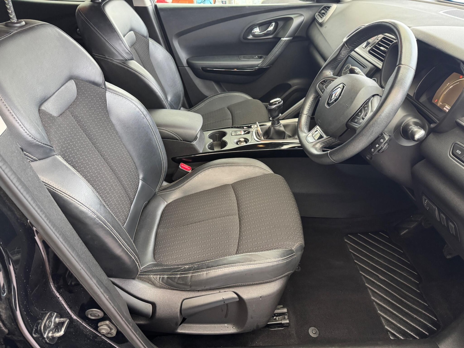 Used Renault Kadjar 2017 for sale - 76824103: Photo 14