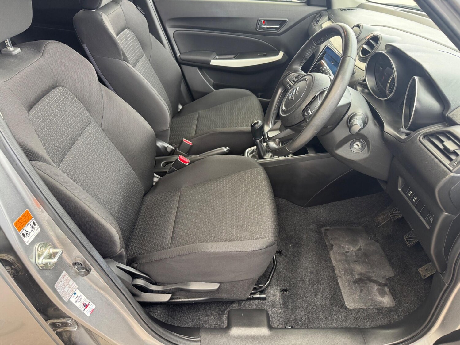 Used Suzuki Swift 2020 for sale - 76189618: Photo 3