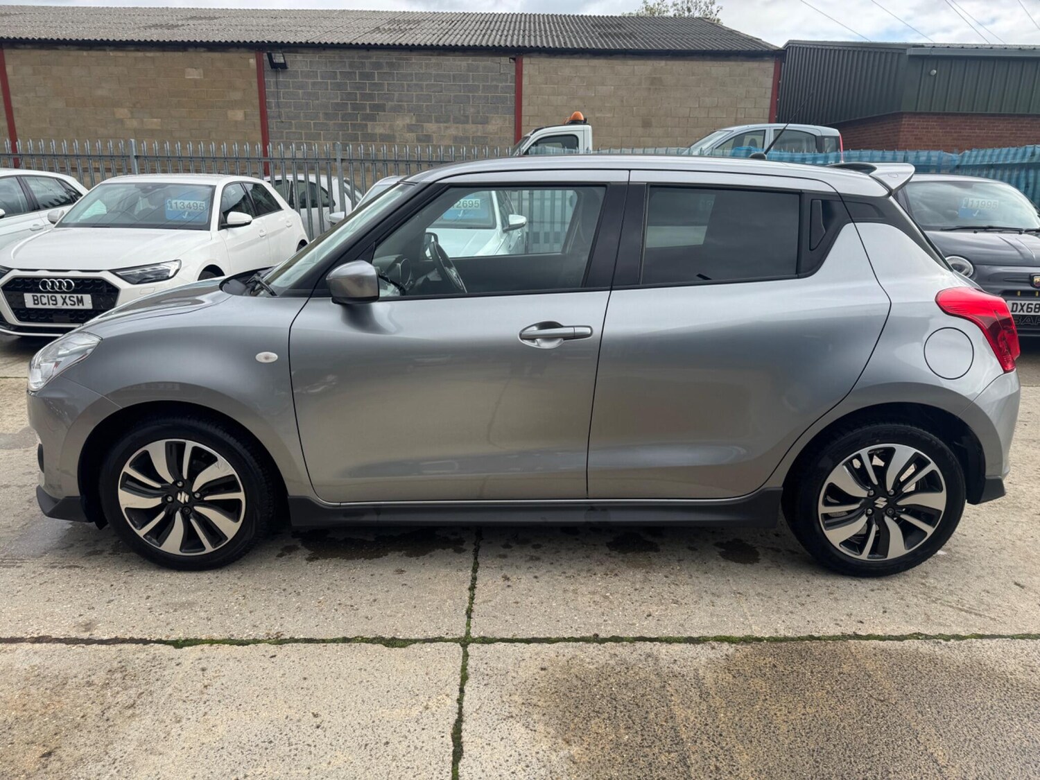 Used Suzuki Swift 2020 for sale - 76189618: Photo 7