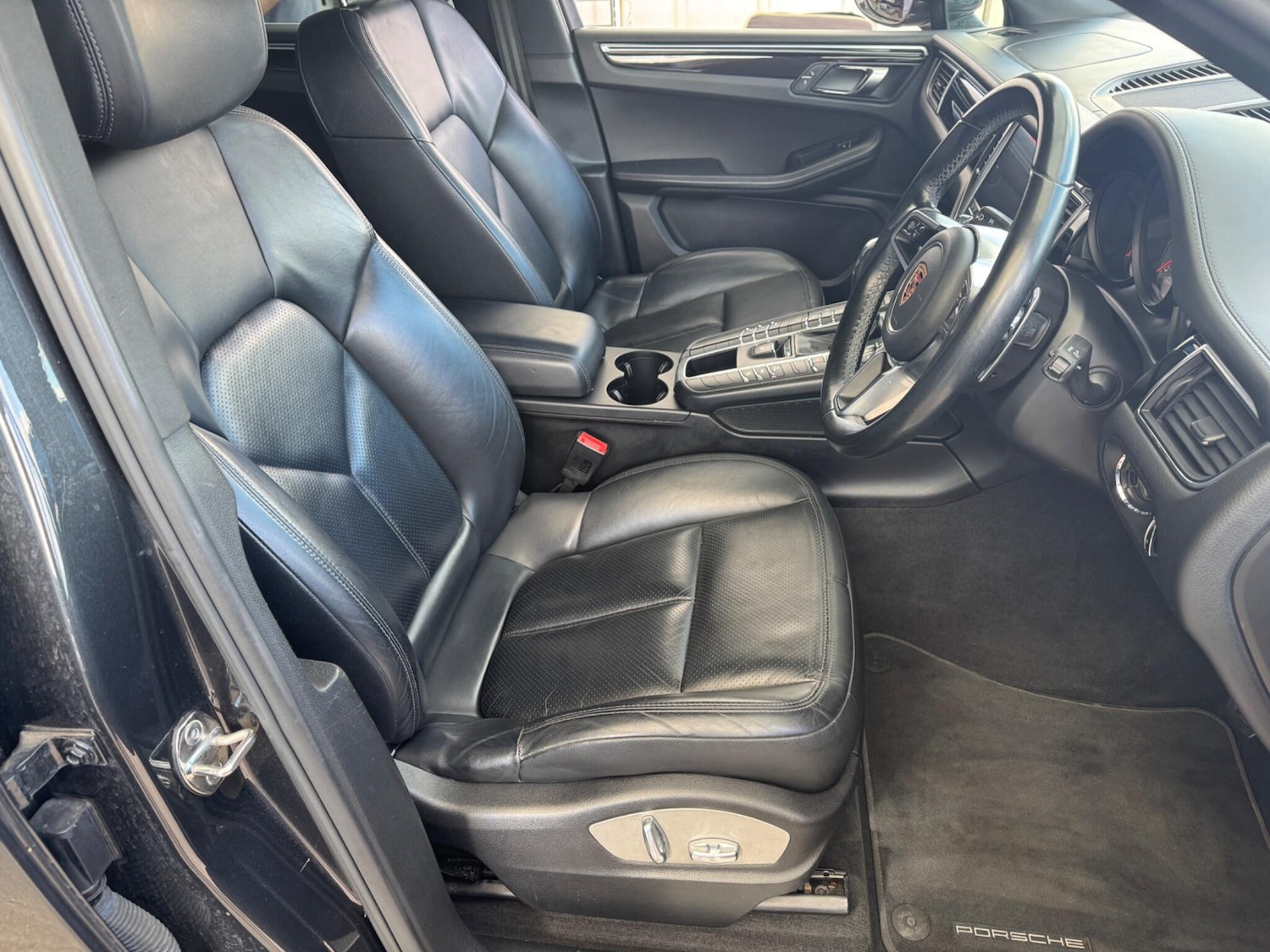 Used Porsche Macan 2016 for sale - 75670129: Photo 16