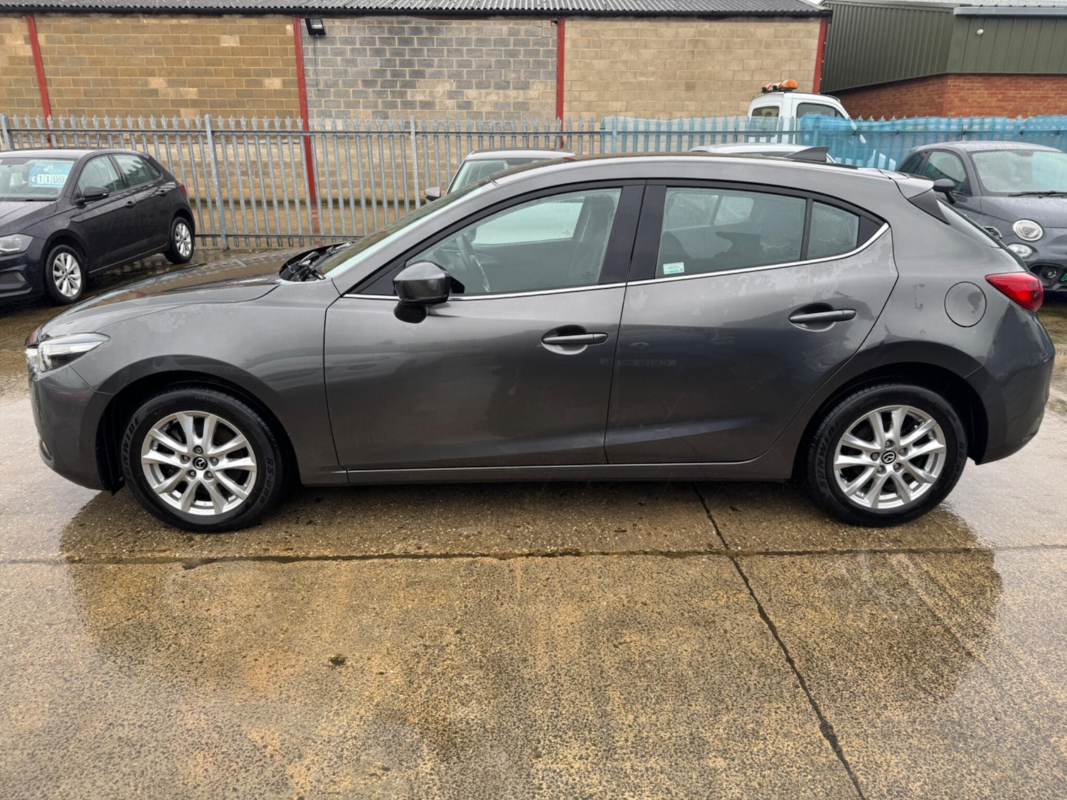 Used Mazda Mazda3 2017 for sale - 77016229: Photo 4