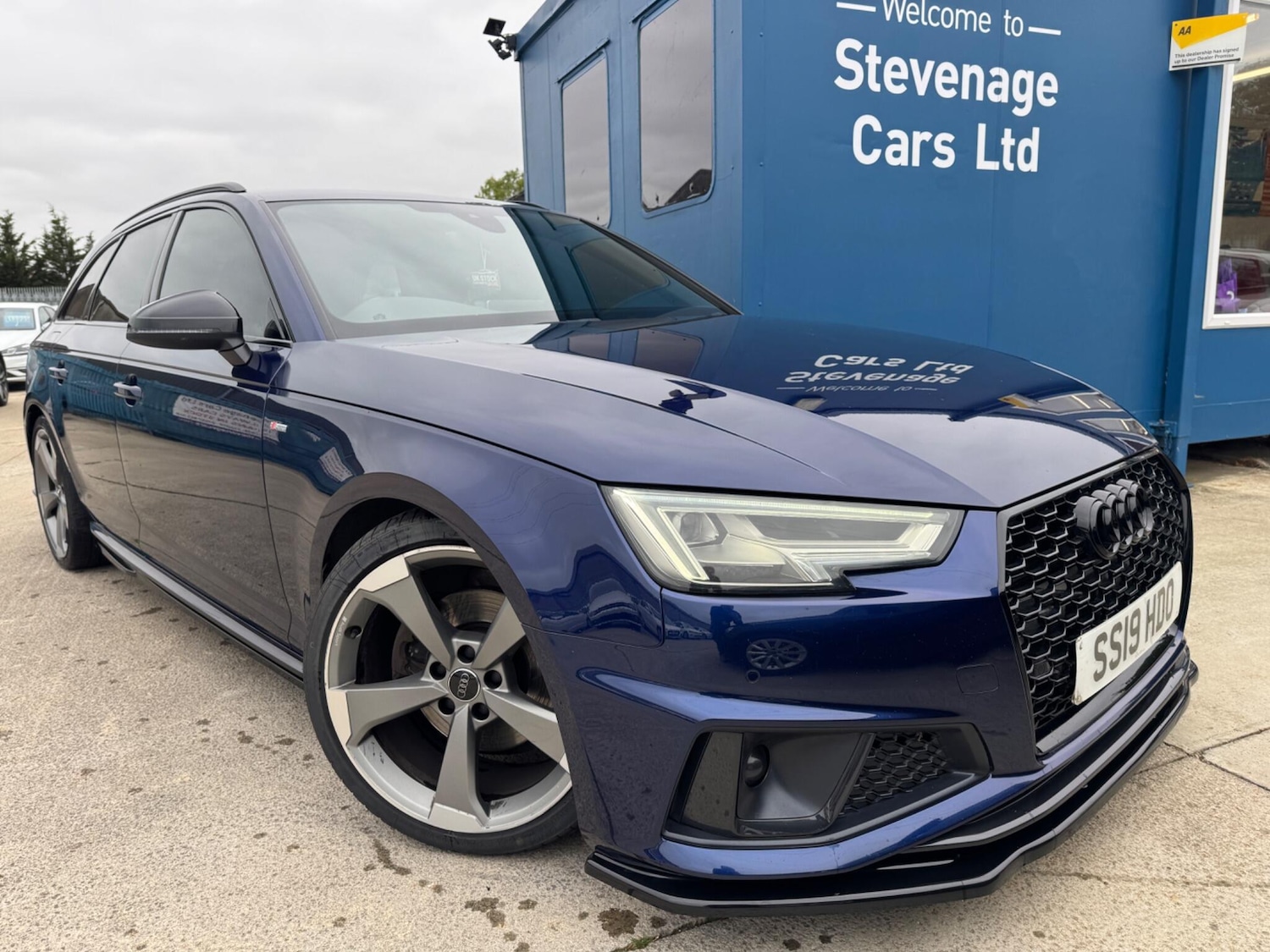 Used Audi A4 Avant 2019 for sale - 76239379: Photo 1