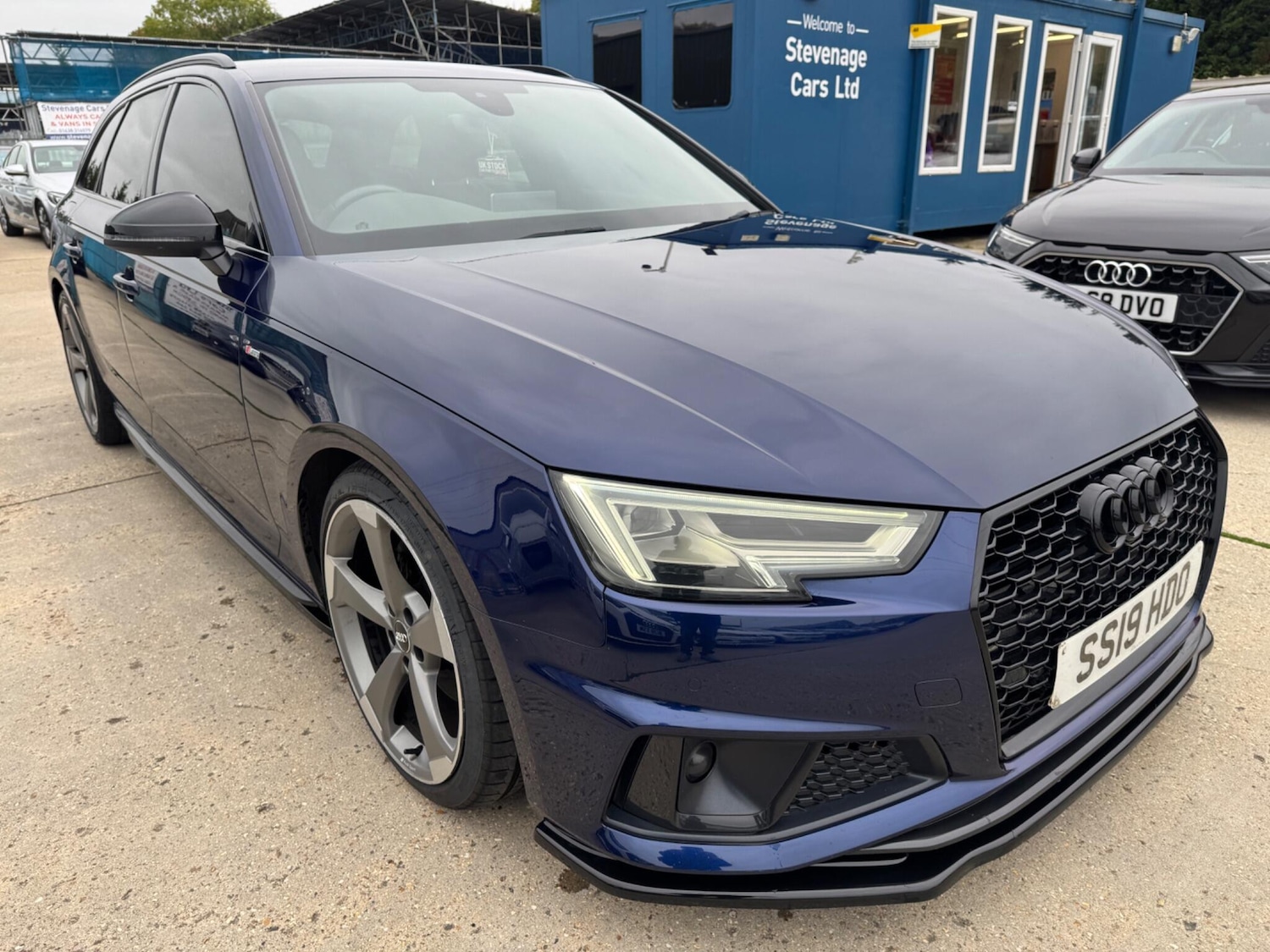 Used Audi A4 Avant 2019 for sale - 76239379: Photo 2