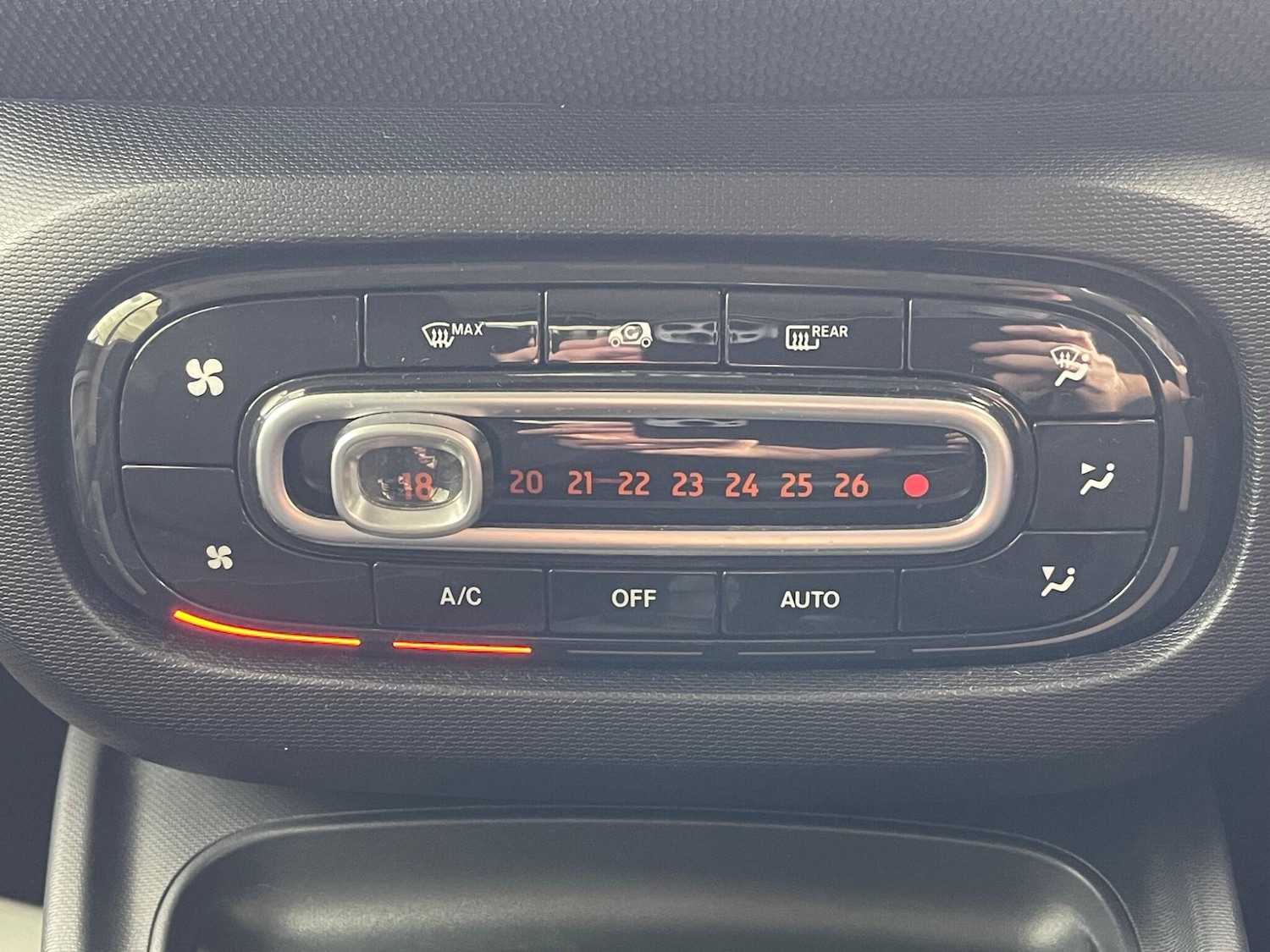 Used smart fortwo 2018 for sale - 76992856: Photo 16