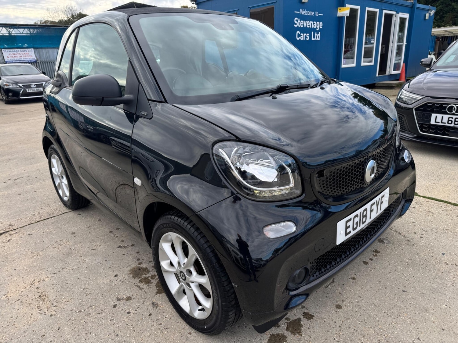 Used smart fortwo 2018 for sale - 76992856: Photo 2