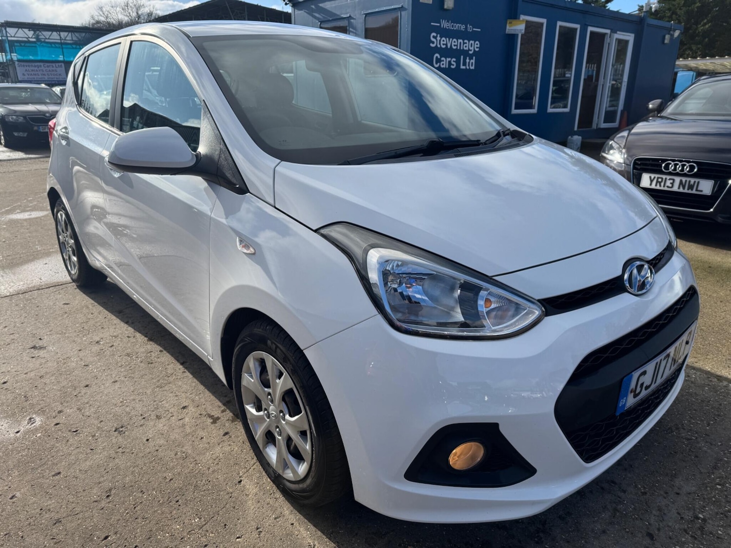 Used Hyundai i10 2017 for sale - 77441146: Photo 2