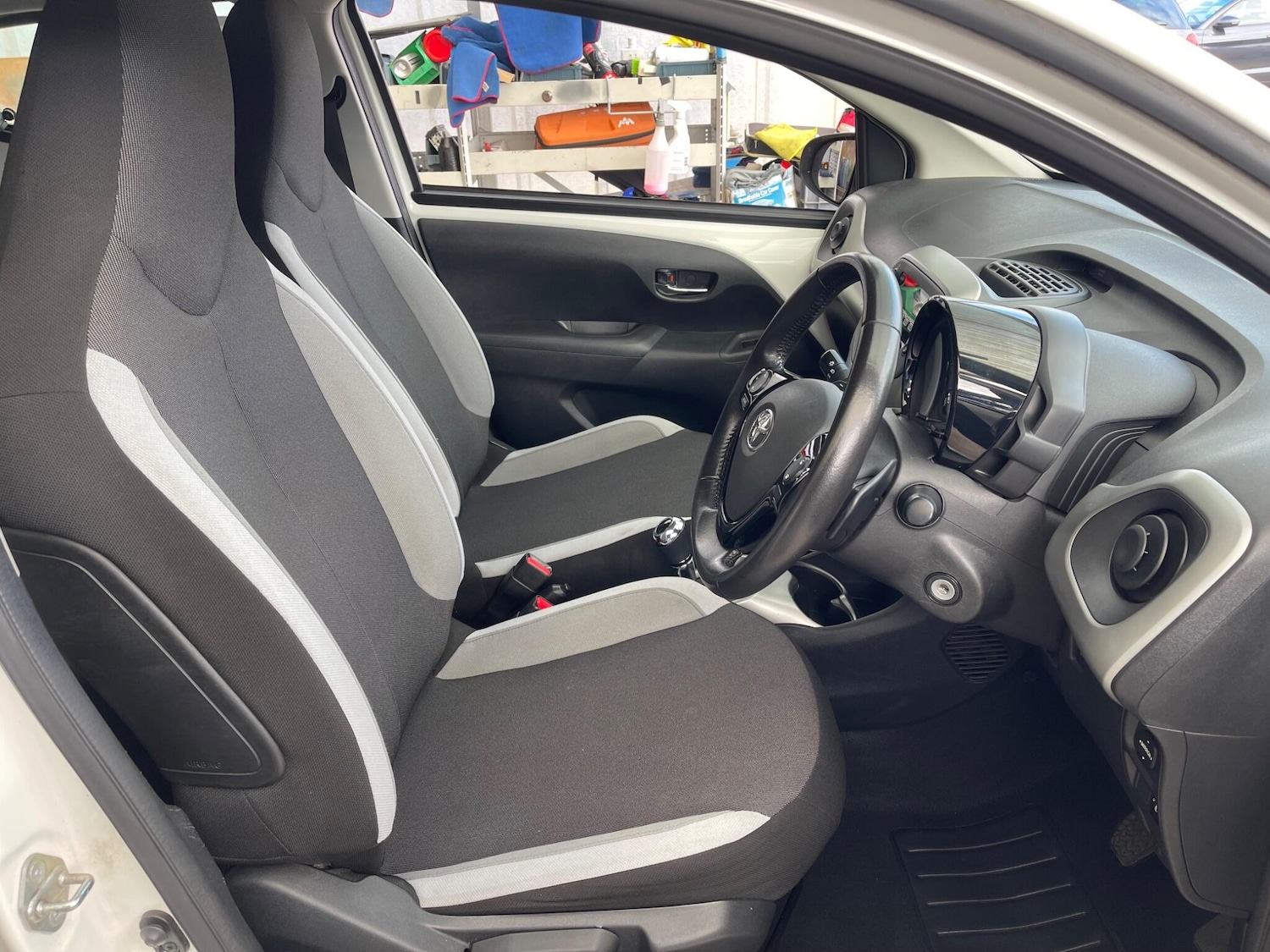 Used Toyota AYGO 2018 for sale - 76997425: Photo 11