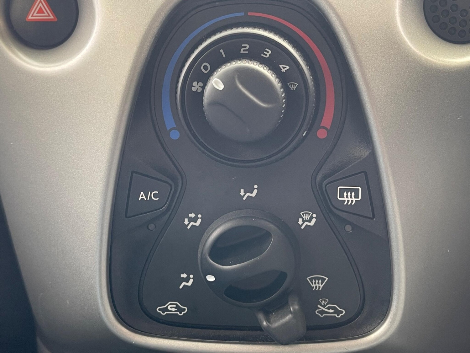 Used Toyota AYGO 2018 for sale - 76997425: Photo 20