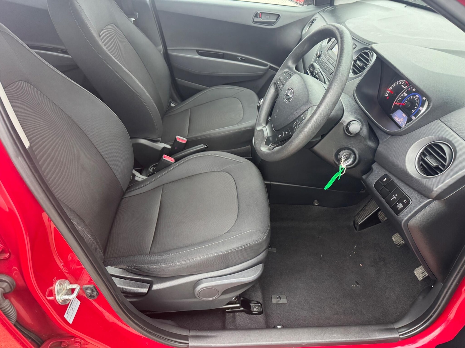 Used Hyundai i10 2018 for sale - 77015413: Photo 11