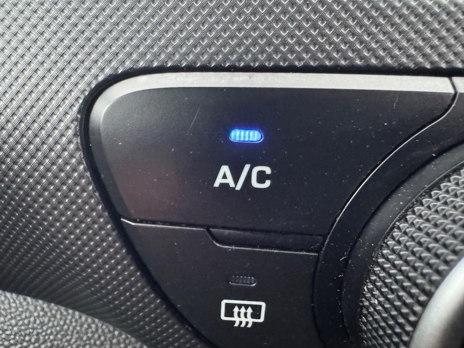 Used Hyundai i10 2018 for sale - 77015413: Photo 20