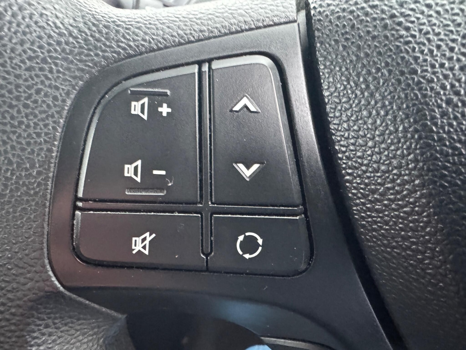 Used Hyundai i10 2018 for sale - 77015413: Photo 24